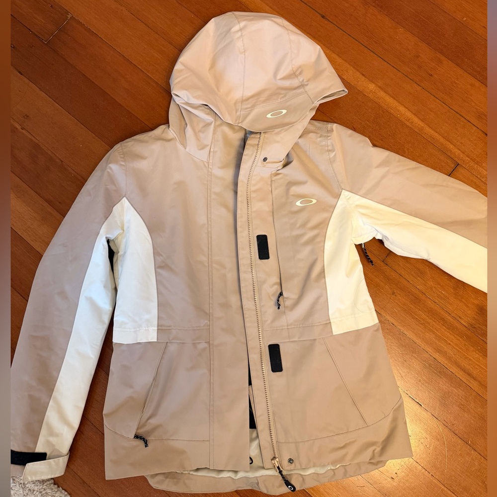 Oakley Women's Beige and White Ski Jacket